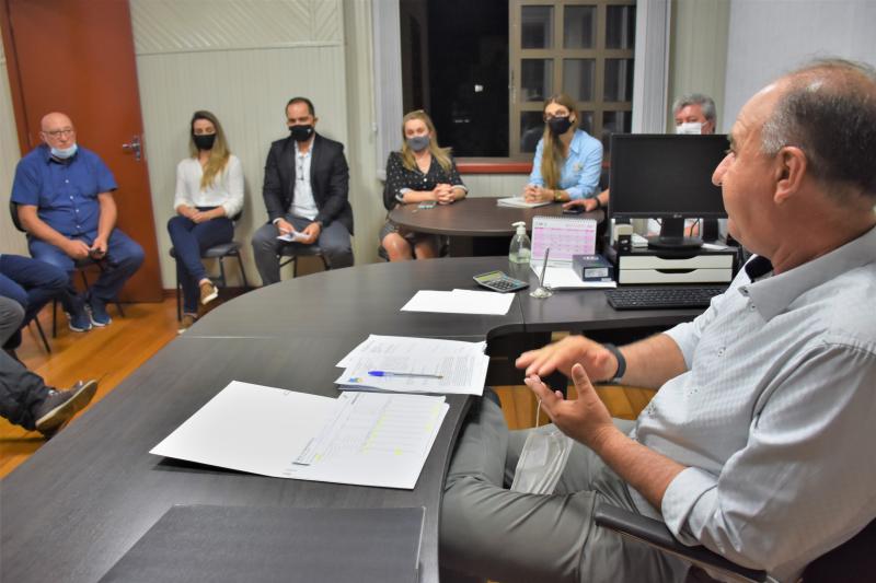 Vereadores realizam tratativas com o Executivo Municipal visando ligações de luz na Vila São Miguel